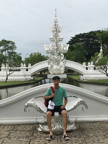 【泰國清萊】白廟 Wat Rong Khun   穿越地獄，