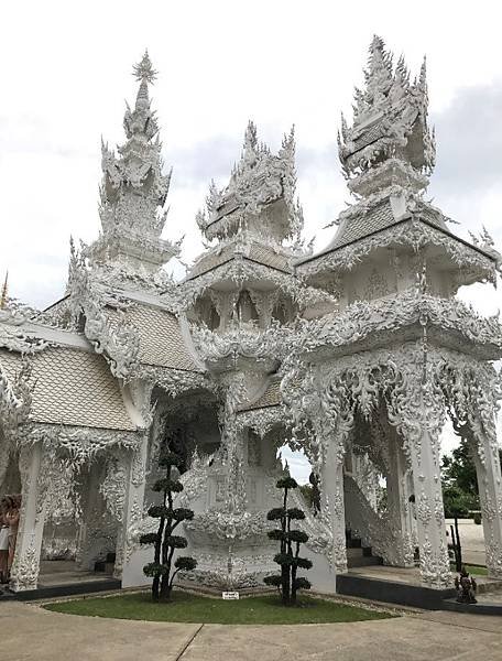 【泰國清萊】白廟 Wat Rong Khun   穿越地獄，