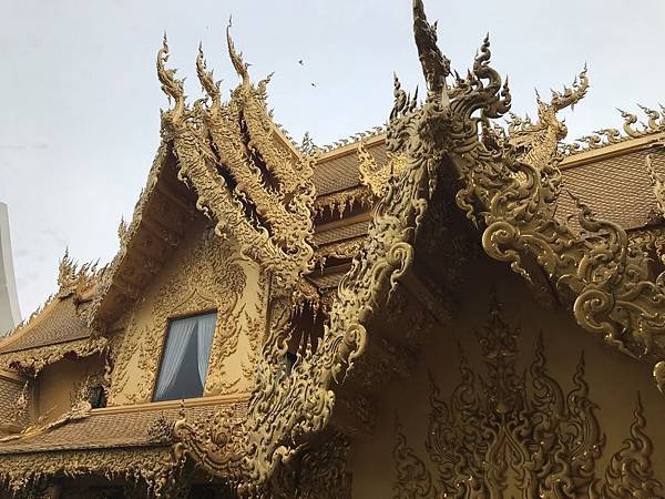 【泰國清萊】白廟 Wat Rong Khun   穿越地獄，