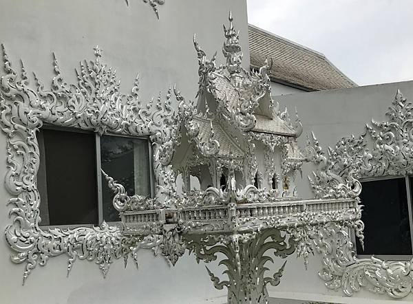 【泰國清萊】白廟 Wat Rong Khun   穿越地獄，