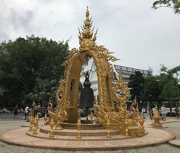 【泰國清萊】白廟 Wat Rong Khun   穿越地獄，
