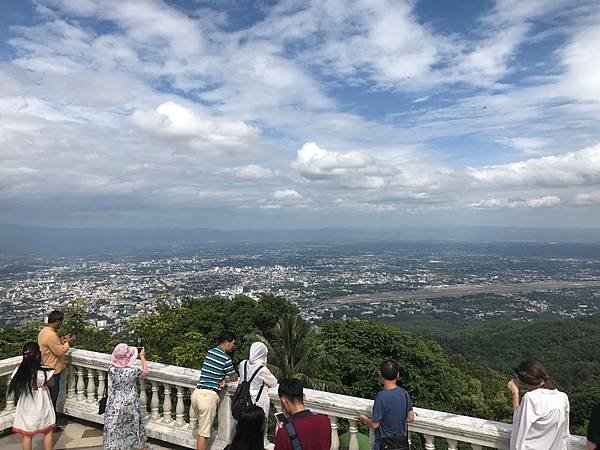 【泰國清邁】泰國人一生一定要參訪的佛教聖地 - 雙龍寺(素帖