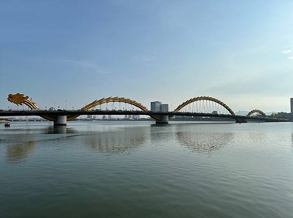 【越南峴港】APEC公園、體驗愛情橋的浪漫與漫步美溪沙灘