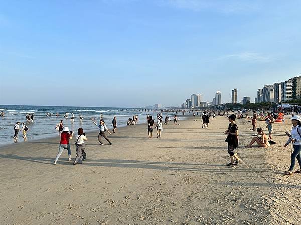 【越南峴港】APEC公園、體驗愛情橋的浪漫與漫步美溪沙灘