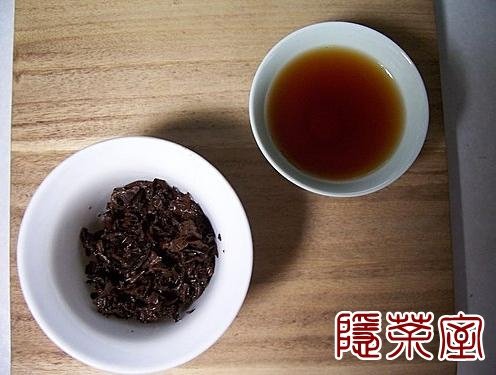 鐵壺與茶的相遇(八)  下關鐵餅(中茶簡)02.JPG