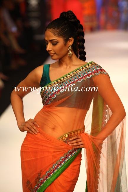 IIJW2012WalkingtherampforGitanjaliAsmi2.preview