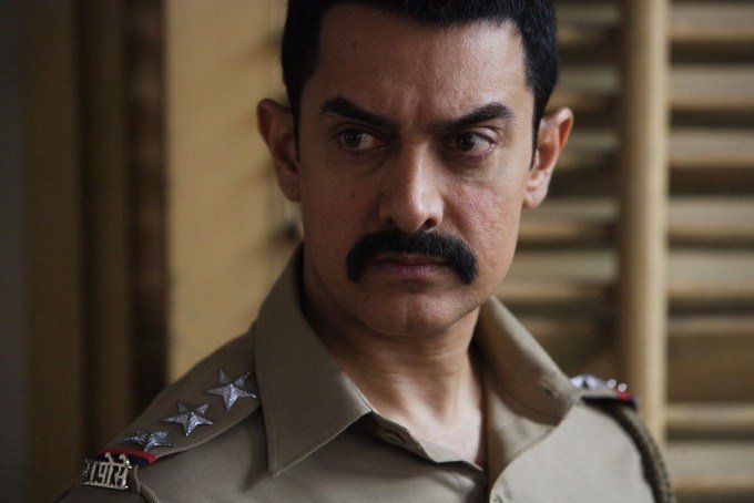 aamir-khan-angry-young-cop_13518507470