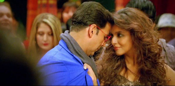 khiladi-786-hookah-bar-song-screenshot-still_135227508711