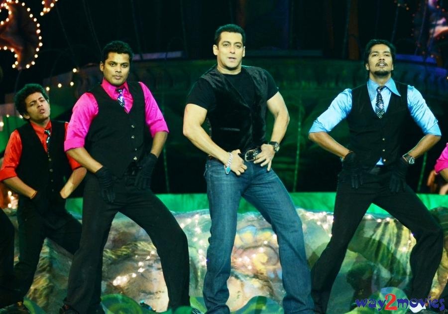 salman’s_dhinkachika_moment-4