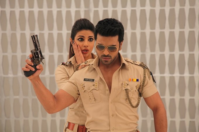 priyanka-chopra-ram-charan-teja-still-from-zanjeer_137596066580