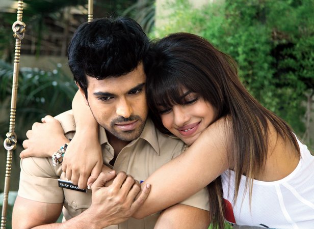 ram-charan-teja-priyanka-chopra-still-from-zanjeer_137705207020