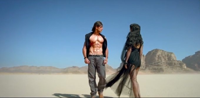 krrish-3-film-dil-tu-hi-bataa-song-still_138011015000