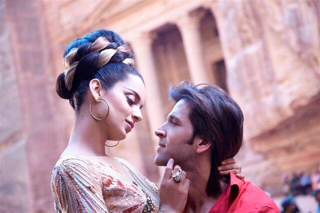 krrish-3-film-dil-tu-hi-bataa-song-still_1380110150100