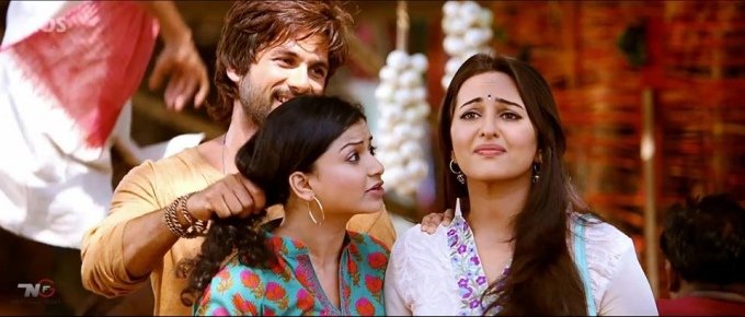 shahid-kapoor-sonakshi-sinha-still-from-film-r-rajkumar_138371737710