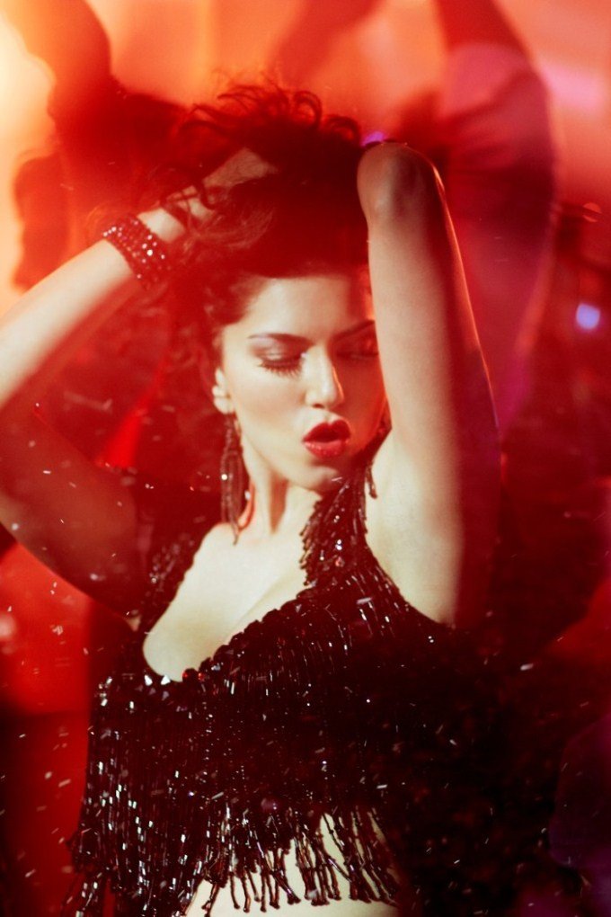 sunny-leone-stills-from-jackpot-movie_138414728540