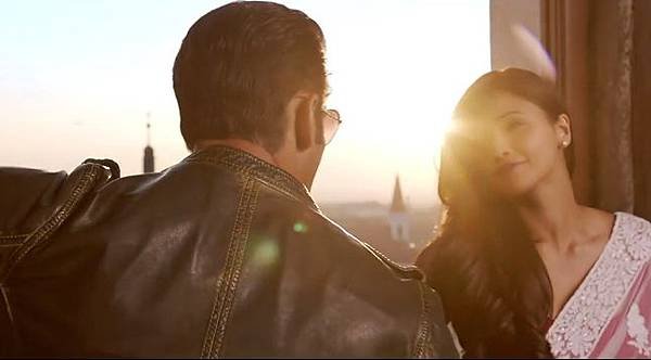 salman-khan-daisy-shah-still-from-tere-naina-jai-ho_1388039731210