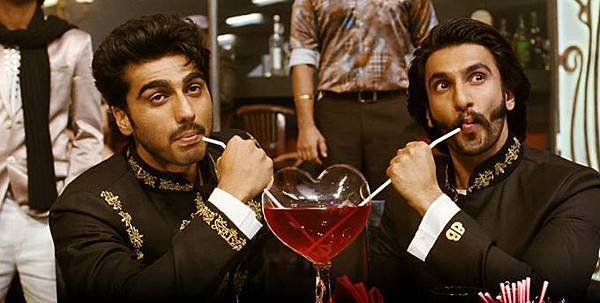 arjun-kapoor-ranveer-singh-still-from-film-gunday_138717245320