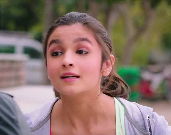 alia-bhatt-in-humpty-sharma-ki-dulhaniya_1401167722110