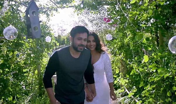 emraan-hashmi-in-hamari-adhuri-kahani-movie-10