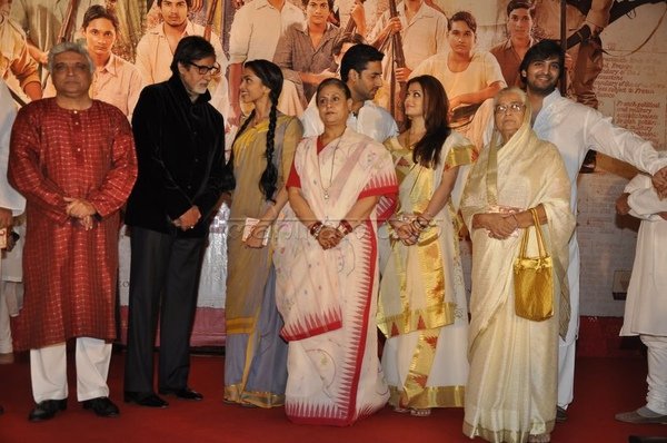 big-b-unveils-abhishek-deepika-starrer-khelein-hum-jee-jaan-sey-music-album-11.jpg