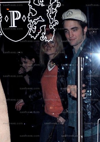 Robert_Pattinson_Kriten_Stewart_4Oct2009.jpg