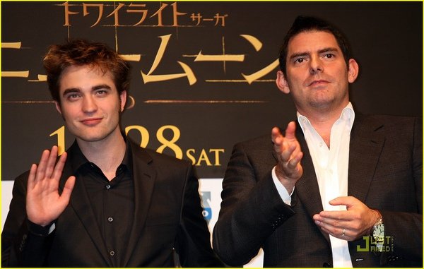 robert-pattinson-chris-weitz-japan-02.jpg