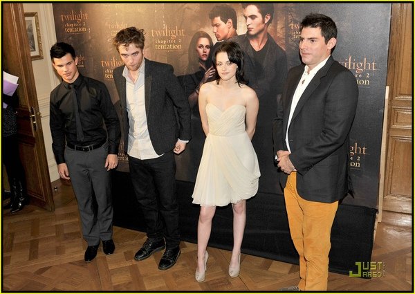 taylor-lautner-robert-pattinson-costes-32.jpg