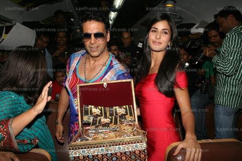 Katrina_Kaif_Akshay_Kumar_14Nov2010B.jpg