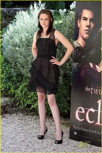 kristen-stewart-eclipse-look-03.jpg