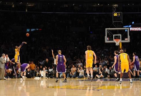 Kobe Bryant buzzer beater vs the Kings 2010.JPG