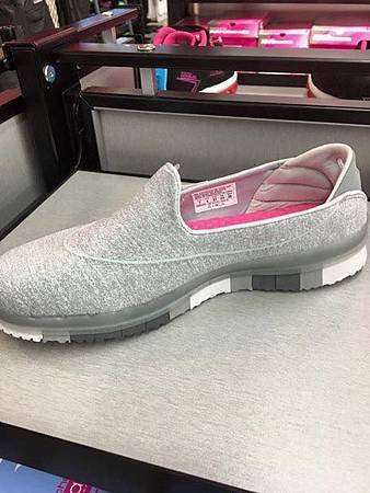 Sketcher 鋼琴鞋.jpg