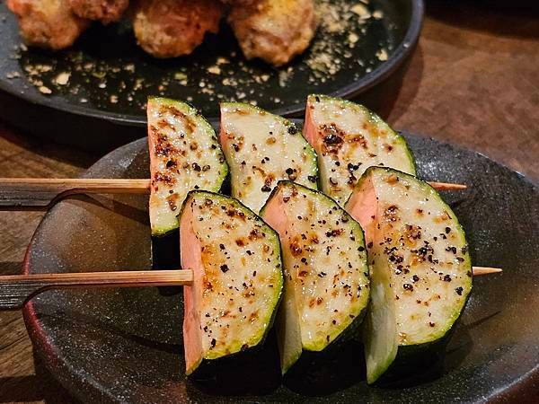 (胖樺食記)嘉義超推薦CP值超高餐廳「碳少年居酒屋」/完整菜