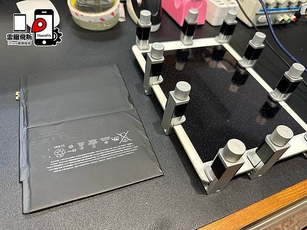 【台南 iPad 維修 】又是一模模一樣樣的問題啦！！iPa