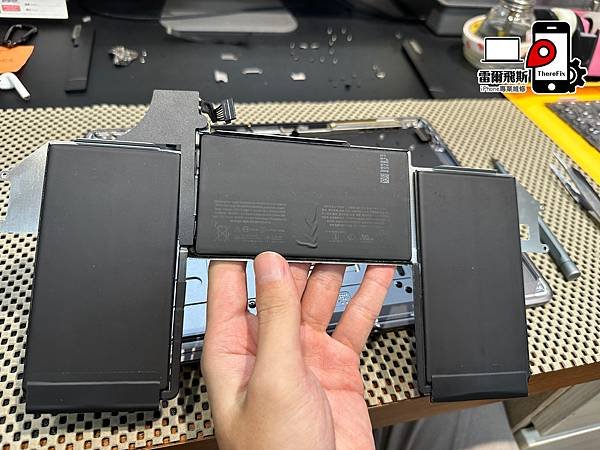 【台南 MacBook 維修 】MacBook Pro A2