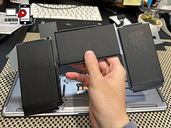 【台南 MacBook 維修 】MacBook 電腦進水｜專