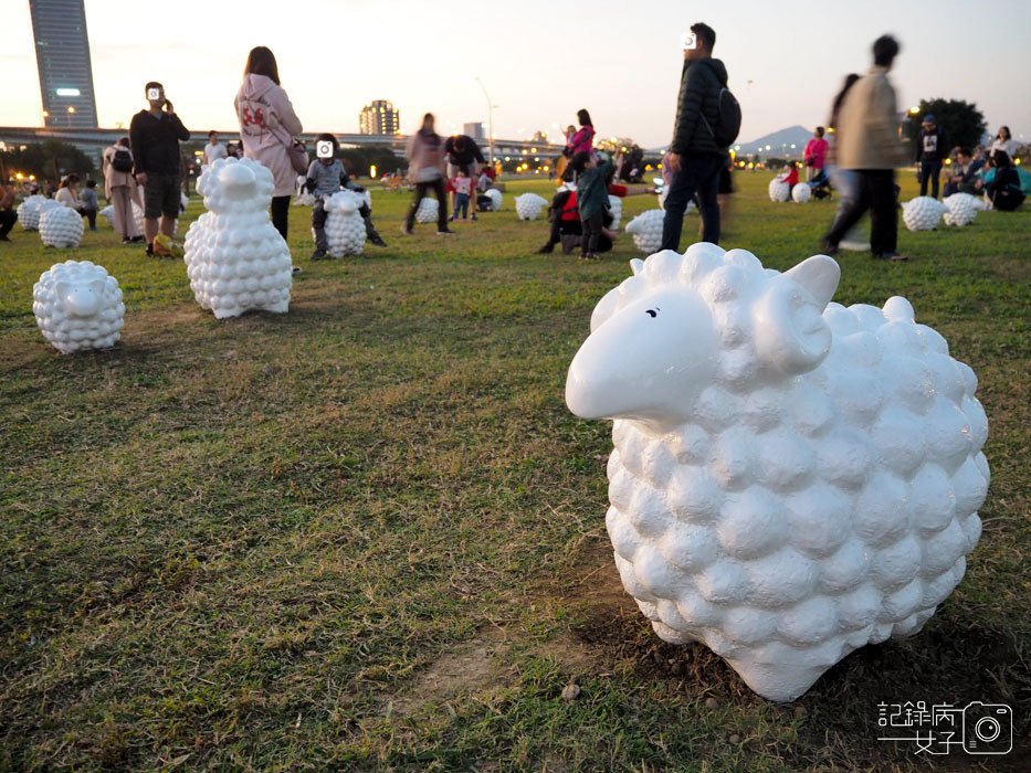 詩步領羊x情人節光雕藝術-三重新北大都會公園 (5).JPG