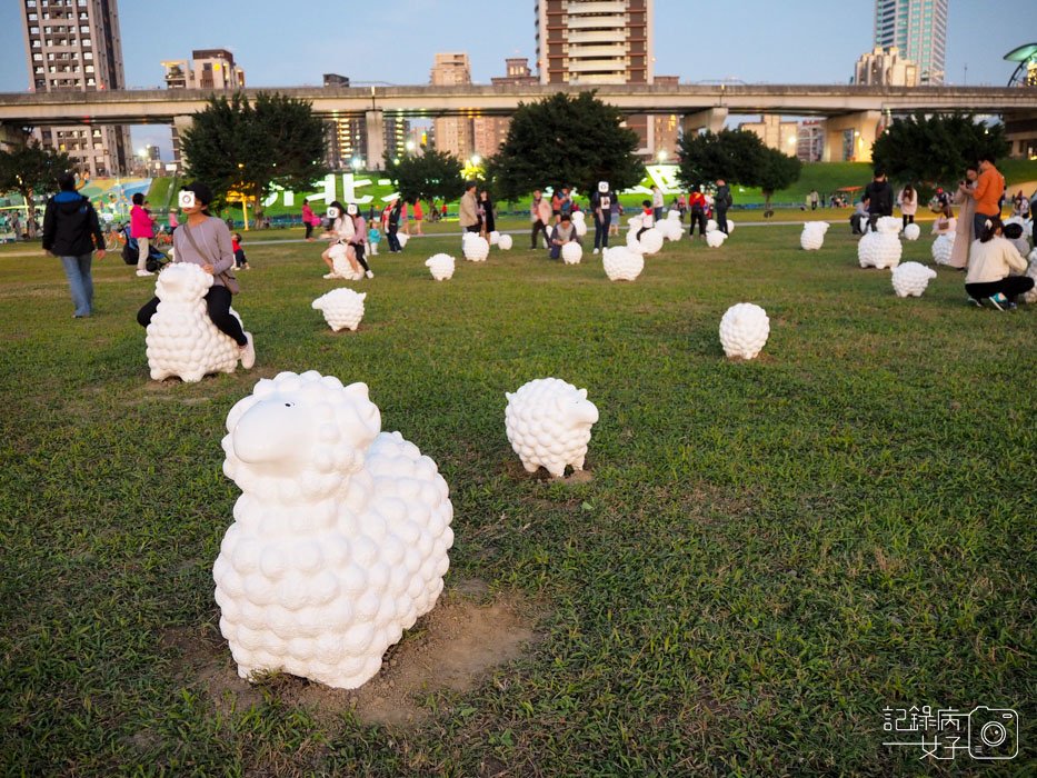 詩步領羊x情人節光雕藝術-三重新北大都會公園 (6).JPG