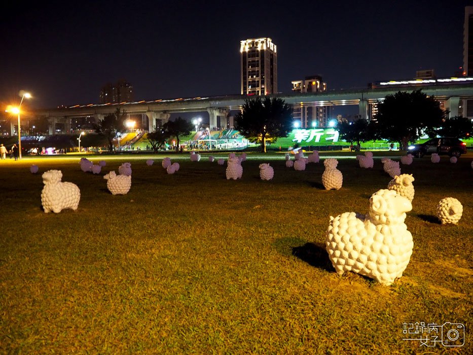 詩步領羊x情人節光雕藝術-三重新北大都會公園 (7).JPG