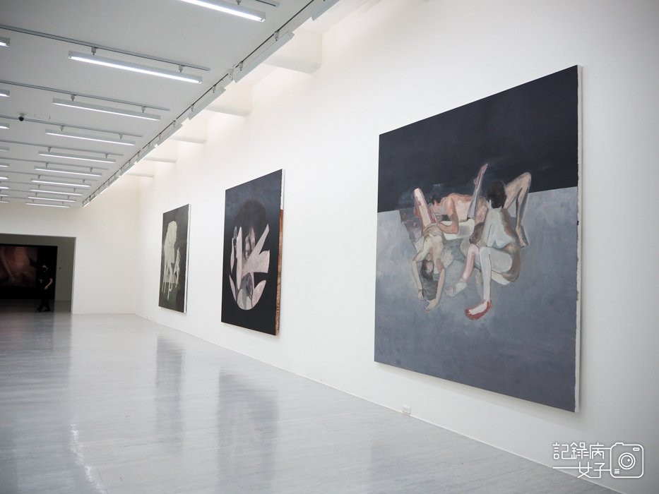 台北美術館機場傳輸帶屍體 痛苦與歡愉曾慶強個展9.jpg