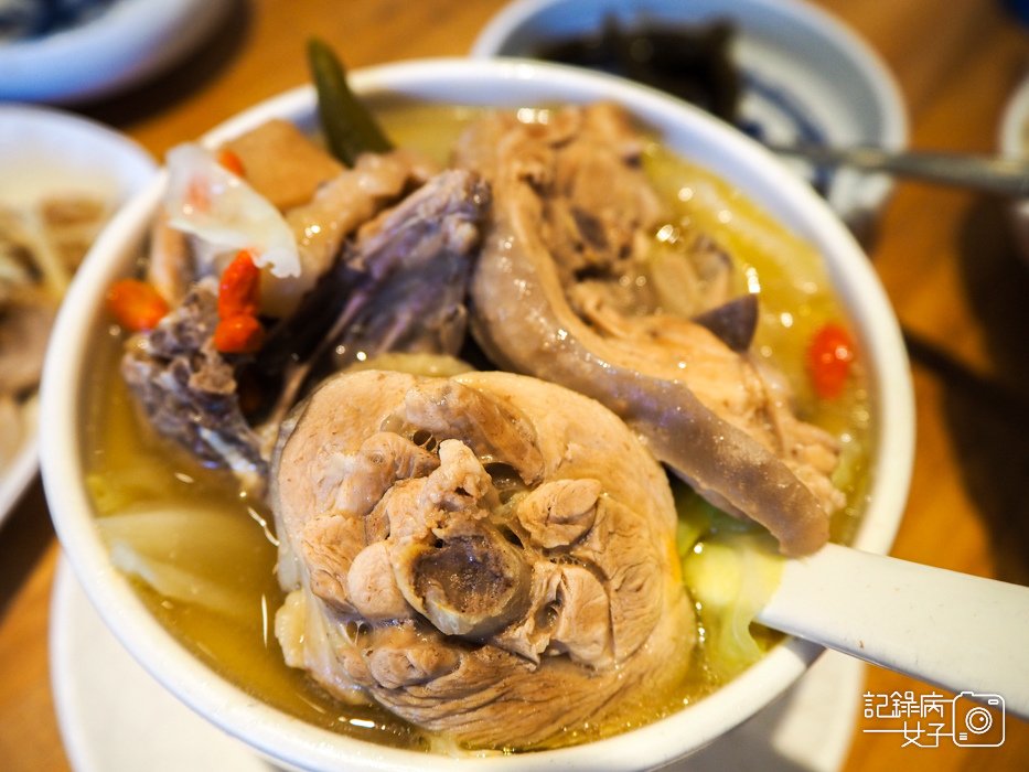 雙月 干貝燉雞湯 剝皮辣椒雞湯 愛恨蔥蔥飯 愛恨椒芝麵44.jpg