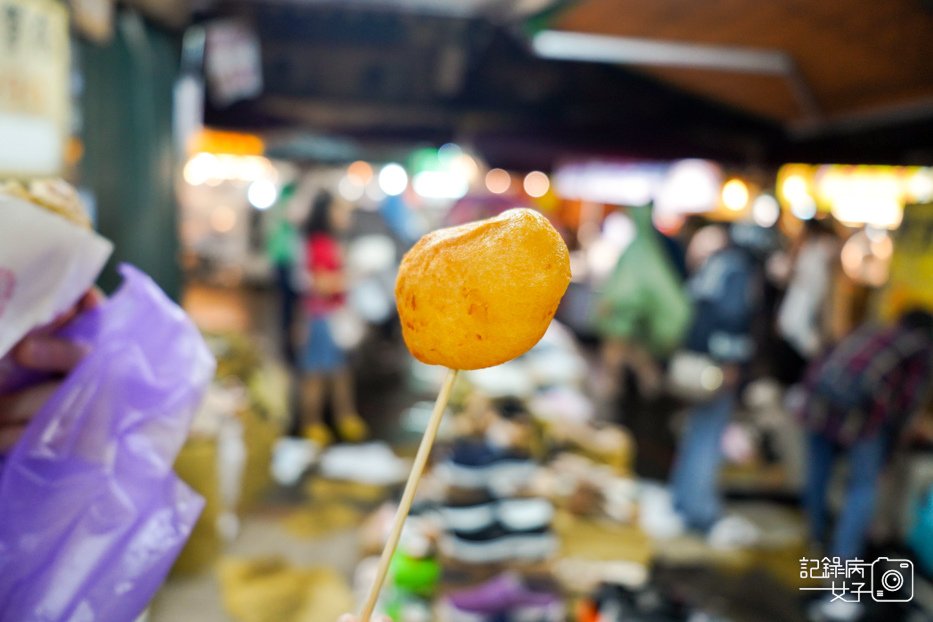 17饒河夜市美食必吃劉家地瓜球QQ蛋.jpg