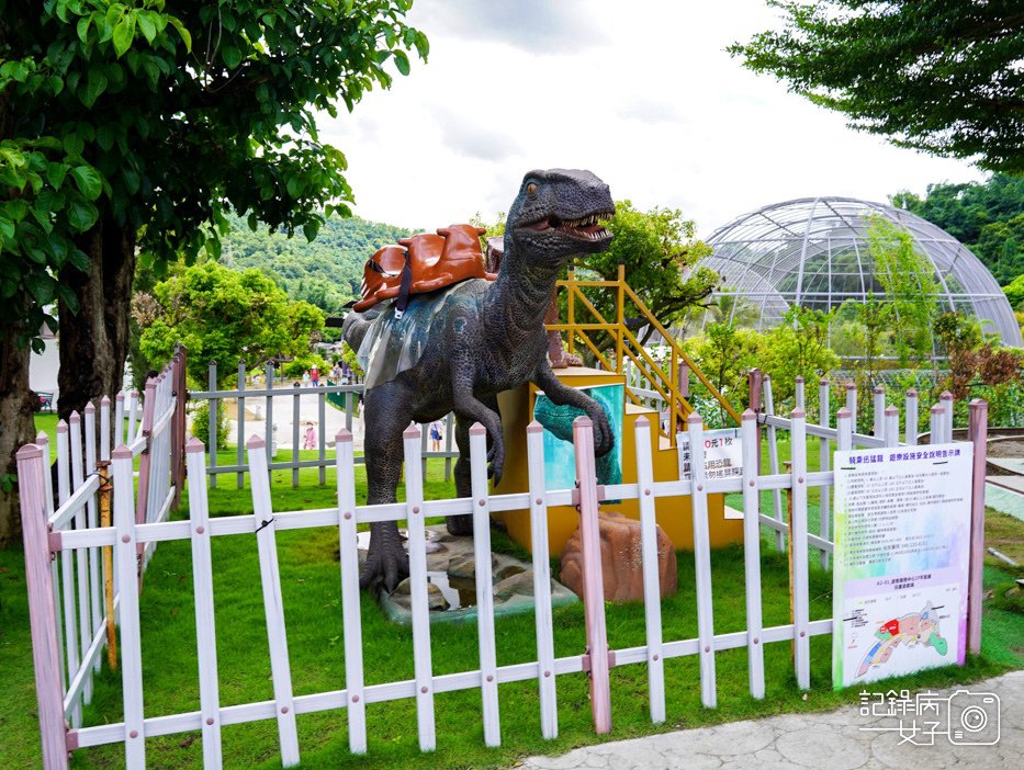 26南投九九峰動物樂園jojozoo恐龍之丘.jpg