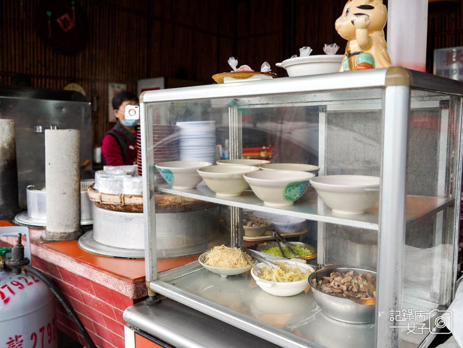 5嘉義竹崎鄉阿仁古早味碗粿嘉義早餐筒仔米糕炒麵.jpg