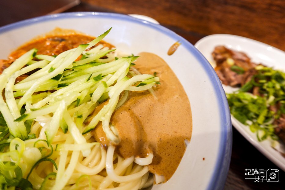 27遼寧夜市蘭芳麵食館雙醬麵花椒麵牛腱牛肉麵.jpg