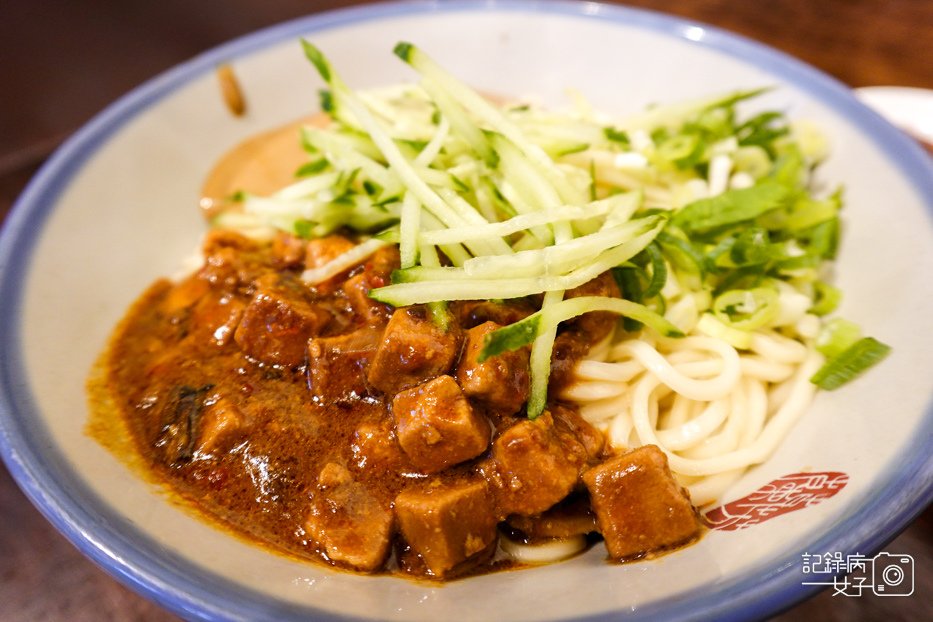 29遼寧夜市蘭芳麵食館雙醬麵花椒麵牛腱牛肉麵.jpg