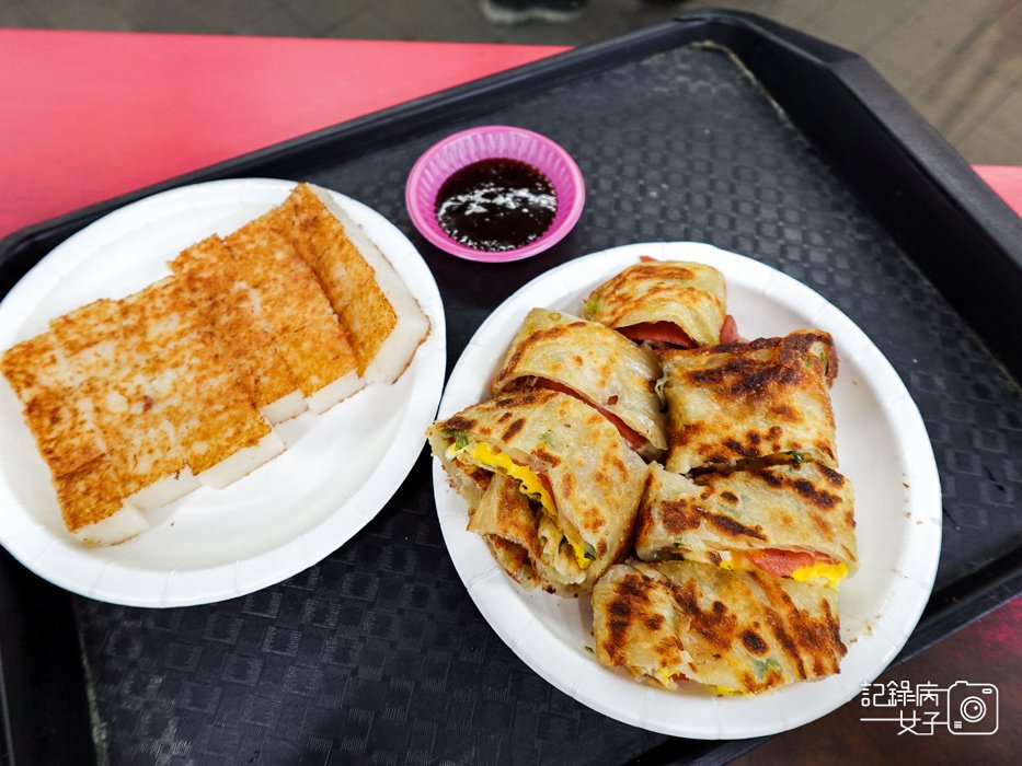 76永春捷運站天橋下豆江之家江記豆漿蔥油餅火腿.jpg