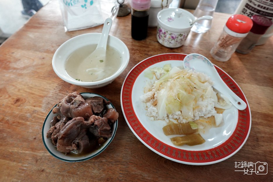 8內湖區大佳牛雜湯牛肉麵牛雜湯牛腩飯牛腱肉.jpg