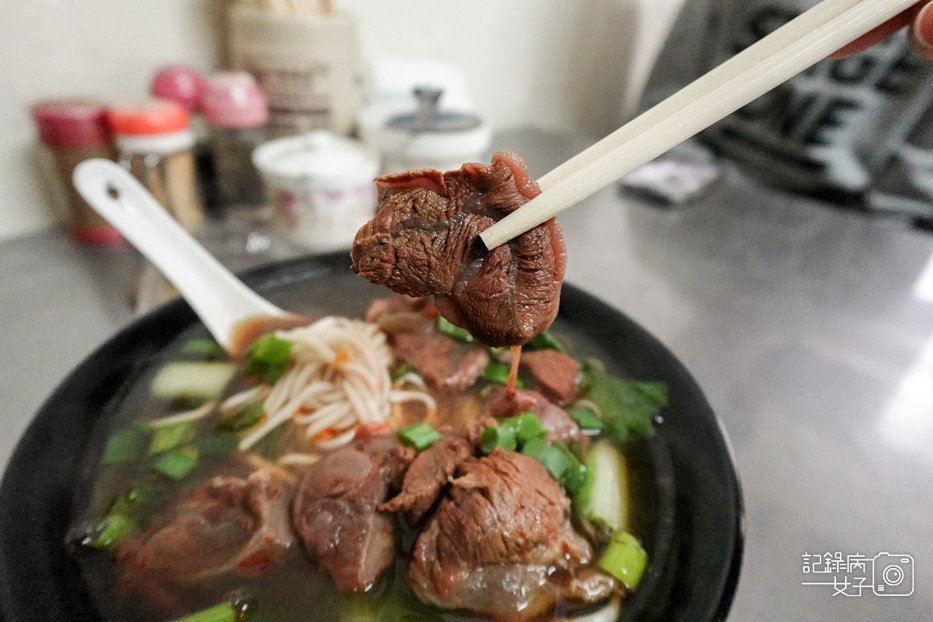 22內湖區大佳牛雜湯牛肉麵牛雜湯牛腩飯牛腱肉.jpg