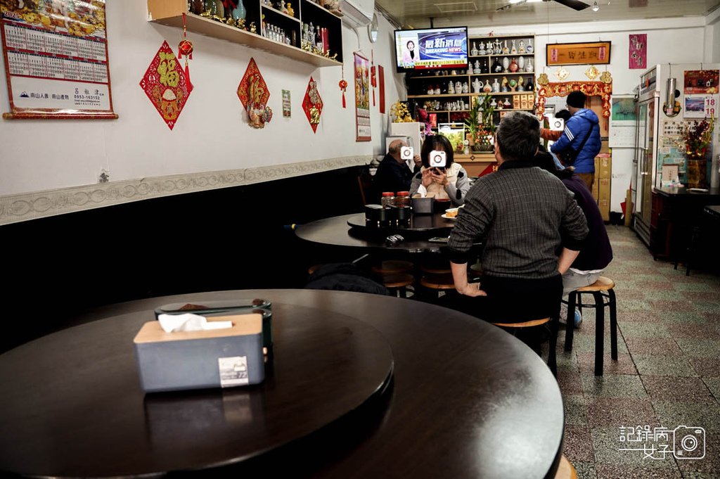 5連江縣馬祖南竿馬港大眾飲食店招牌炒魚麵必吃紅糟炒海瓜子.jpg