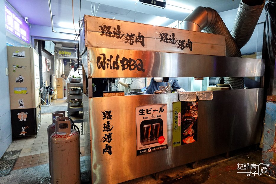 3台北松山饒河夜市路邊烤肉串燒居酒屋塔香蛤蜊湯油蔥乾拌麵.jpg